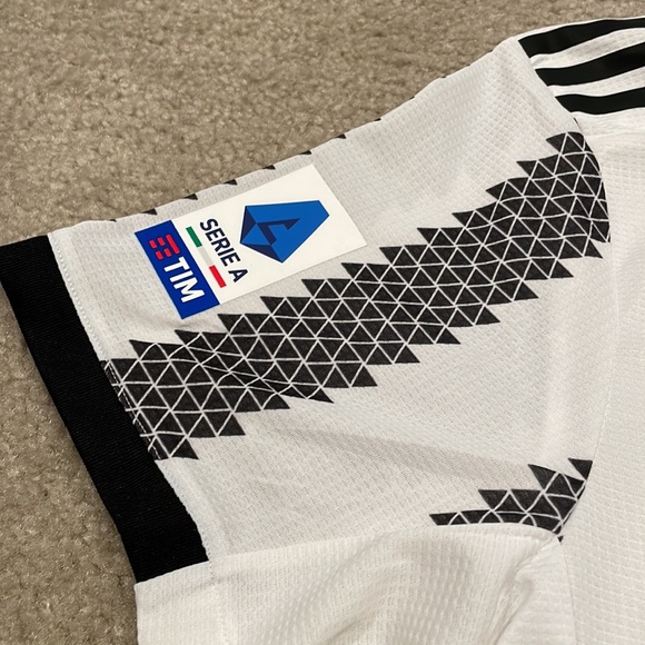 Adidas Angel Di Maria Juventus 2022/23 Home Jersey Men size L brand new with tag - Picture 2 of 9